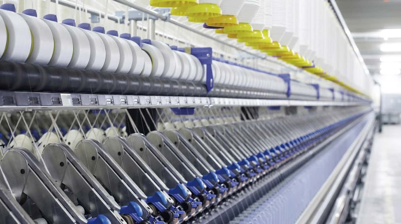 SIND screw compressor installation for continuous textile workshop duty SIND screw compressor installation for continuous textile workshop duty